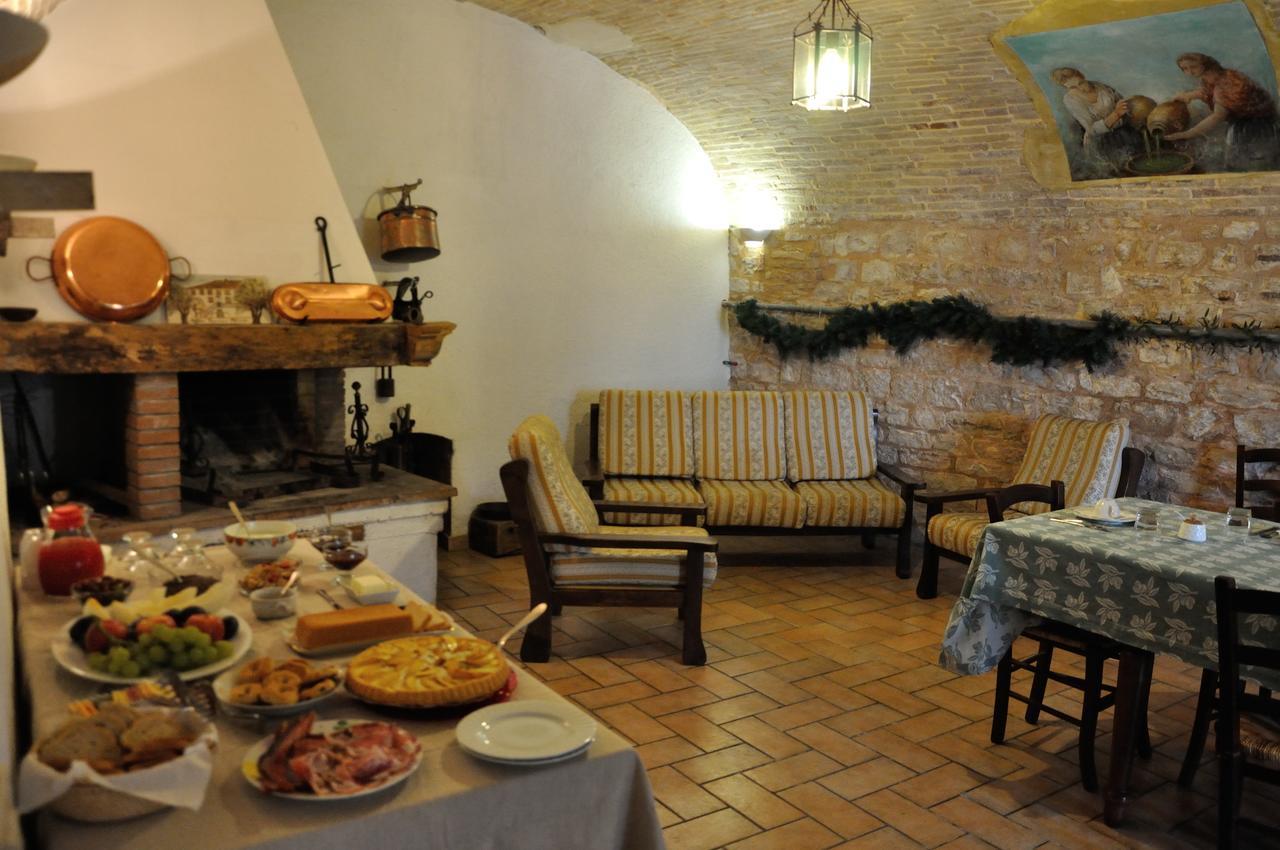 Agriturismo "Antico Frantoio" Foligno Exterior foto